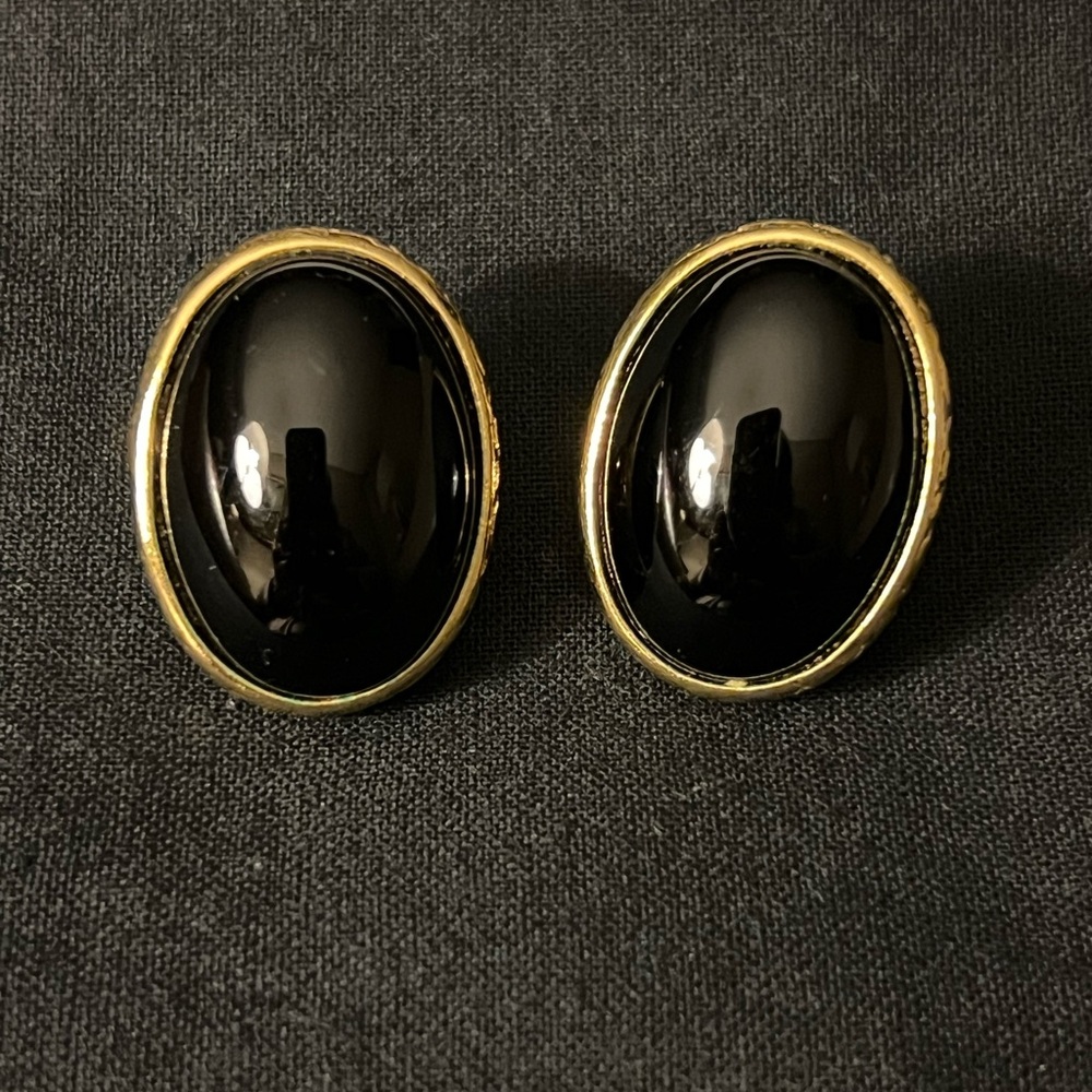 Black Cabochon Earrings